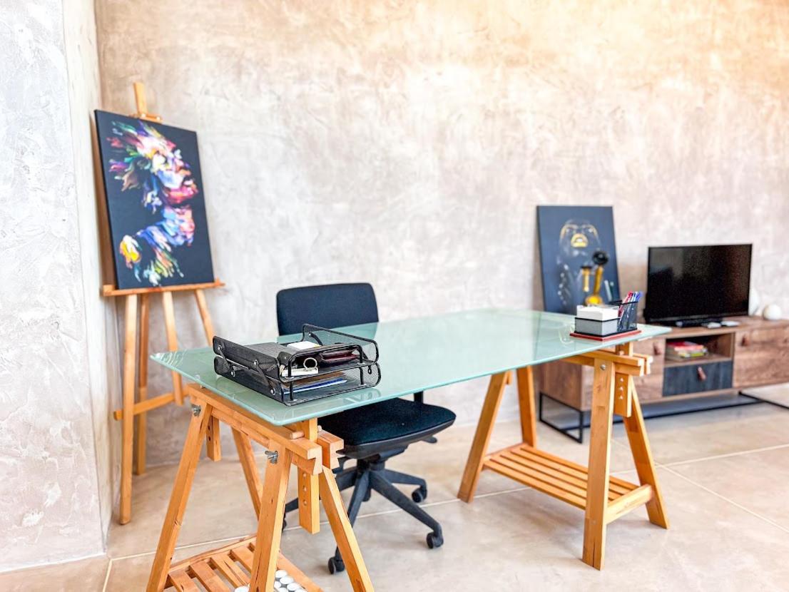 Mini Loft Apartment カラマタ エクステリア 写真