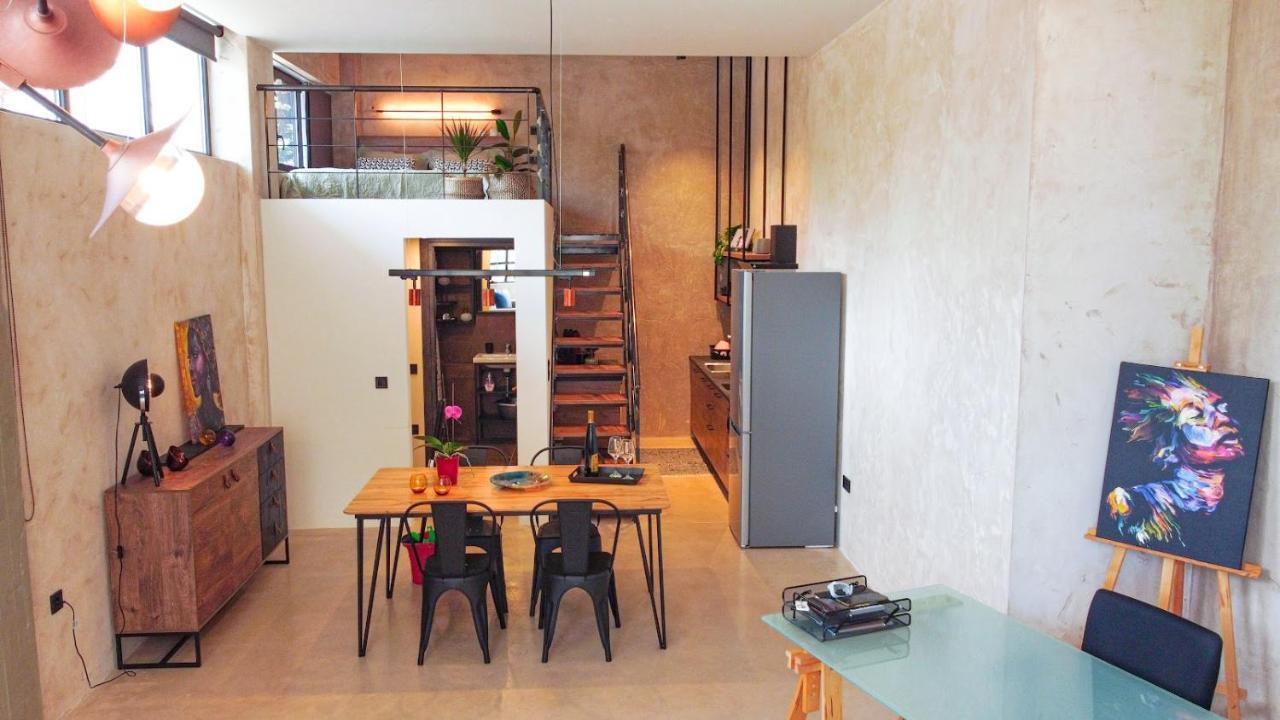 Mini Loft Apartment カラマタ エクステリア 写真