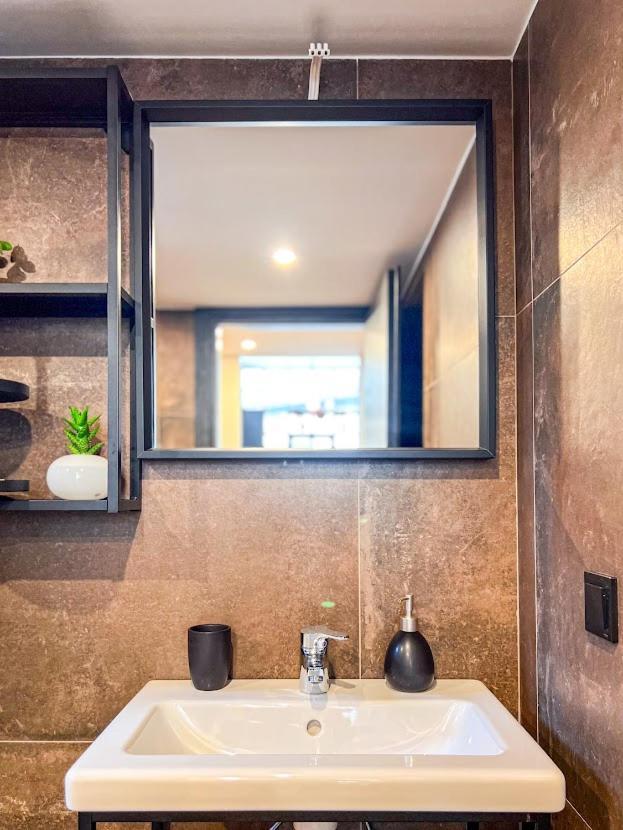 Mini Loft Apartment カラマタ エクステリア 写真