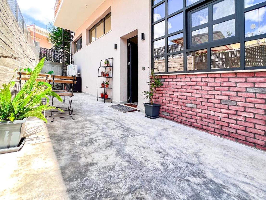 Mini Loft Apartment カラマタ エクステリア 写真
