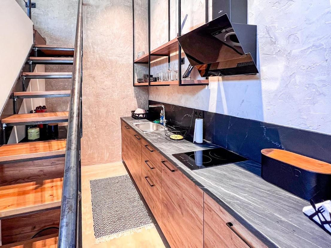 Mini Loft Apartment カラマタ エクステリア 写真